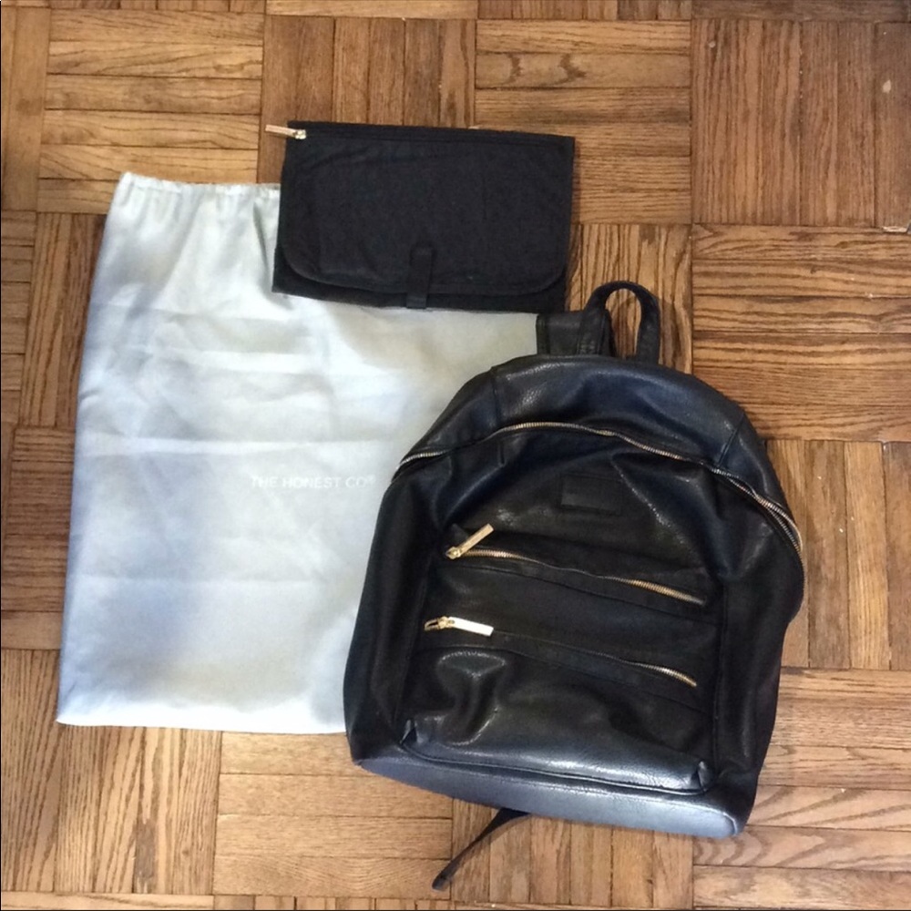 Honest Company Diaper Bag. ❤️ In great condition.